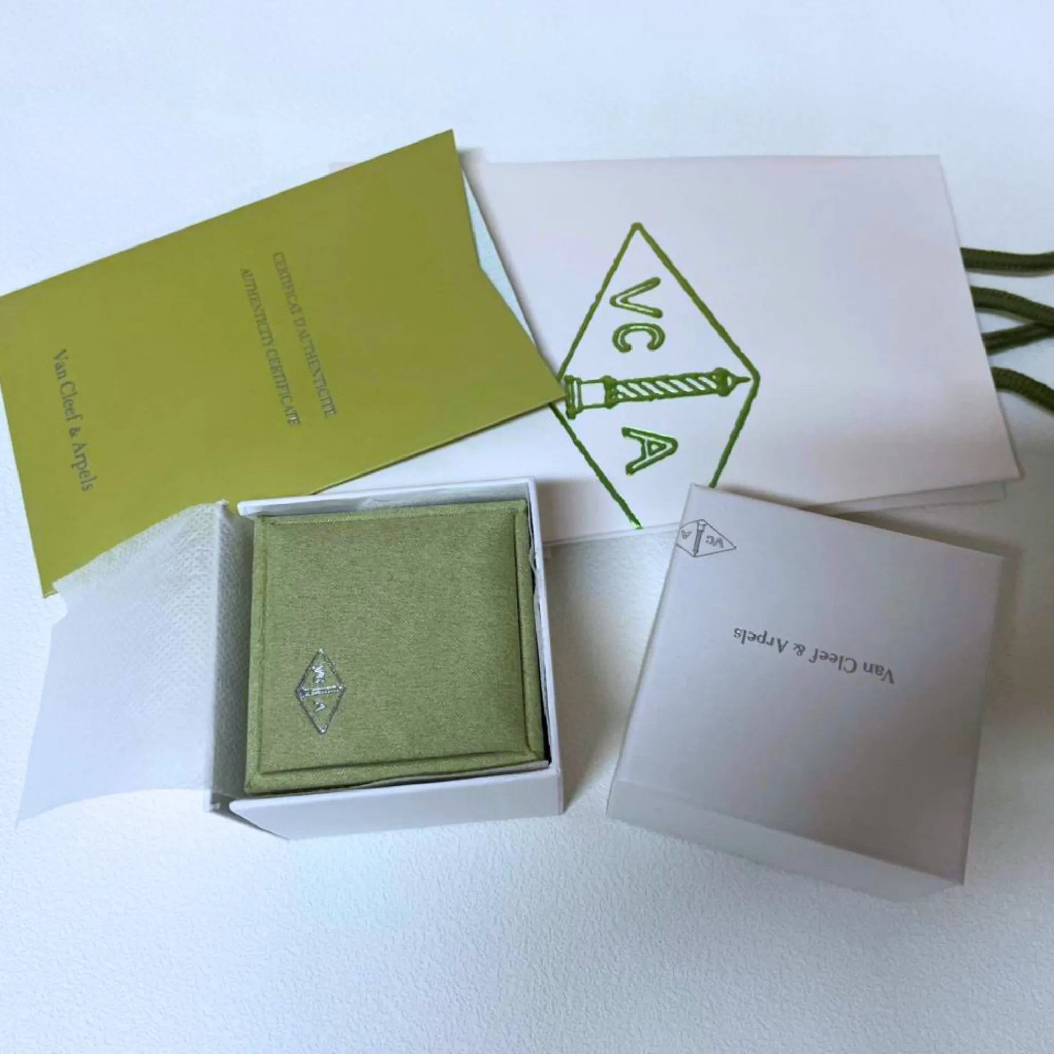 Van Cleef & Arpels Green Suede Ring Jewellery Box & Presentation Case