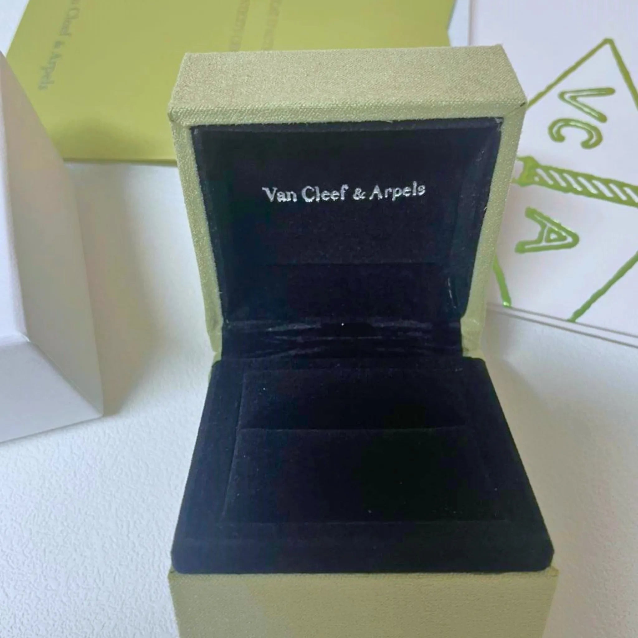 Van Cleef & Arpels Green Suede Ring Jewellery Box & Presentation Case