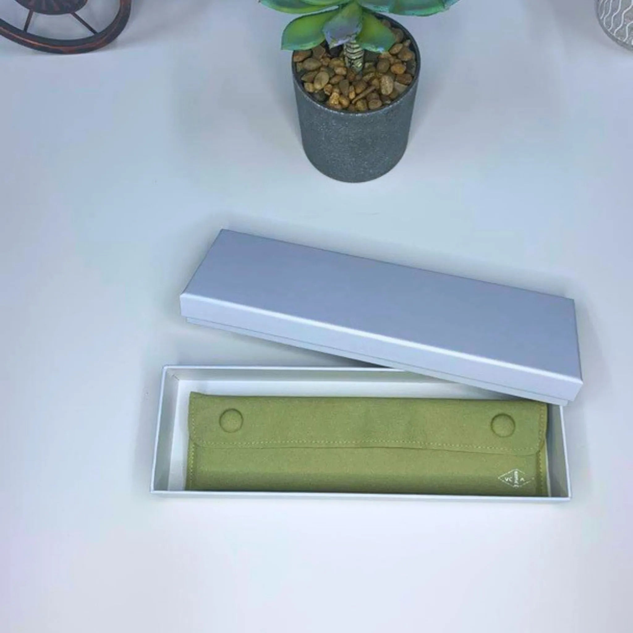 Van Cleef & Arpels Green Suede Necklace Holder Travel Pouch