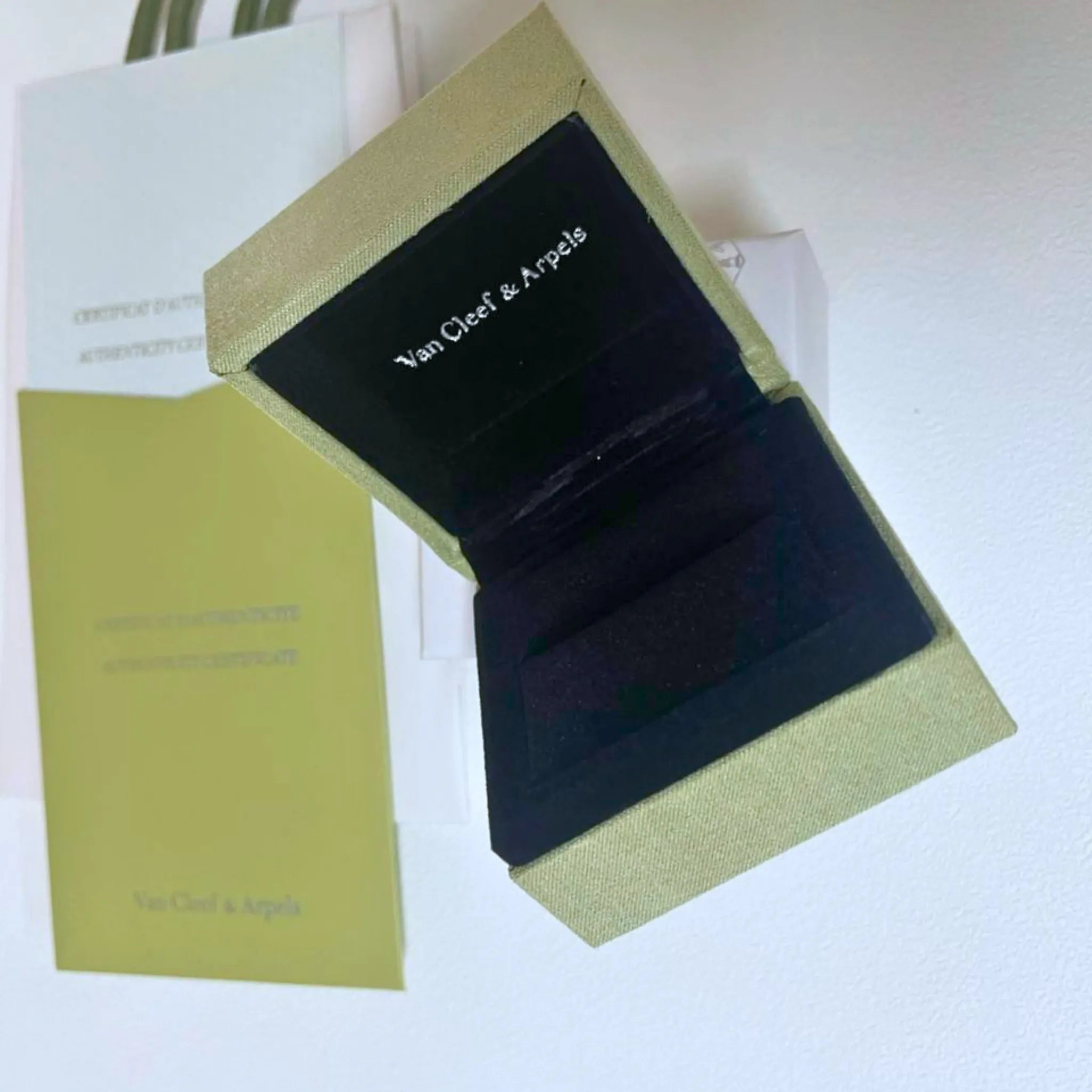Van Cleef & Arpels Green Suede Ring Jewellery Box & Presentation Case