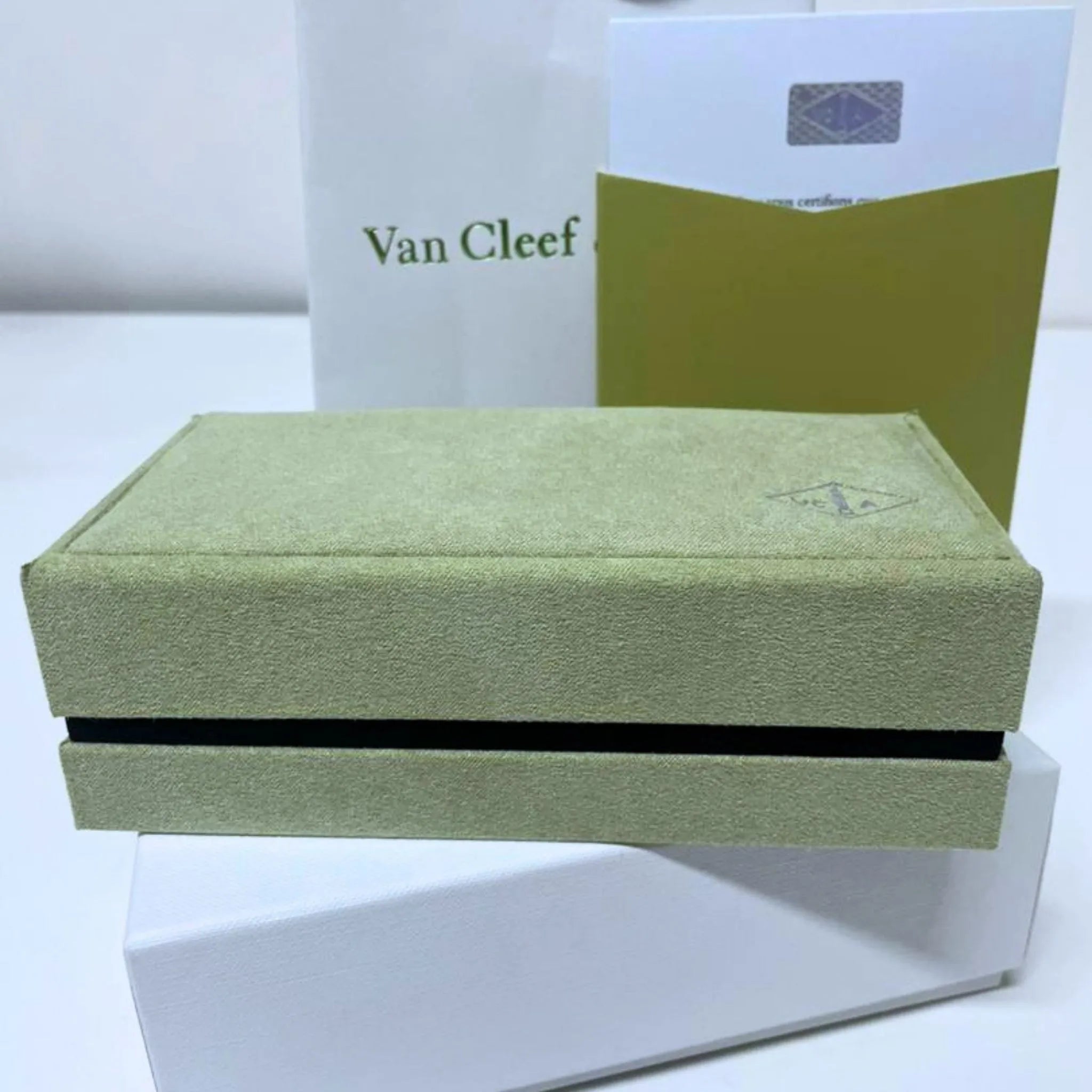 Van Cleef & Arpels Bracelet Jewellery Box Set