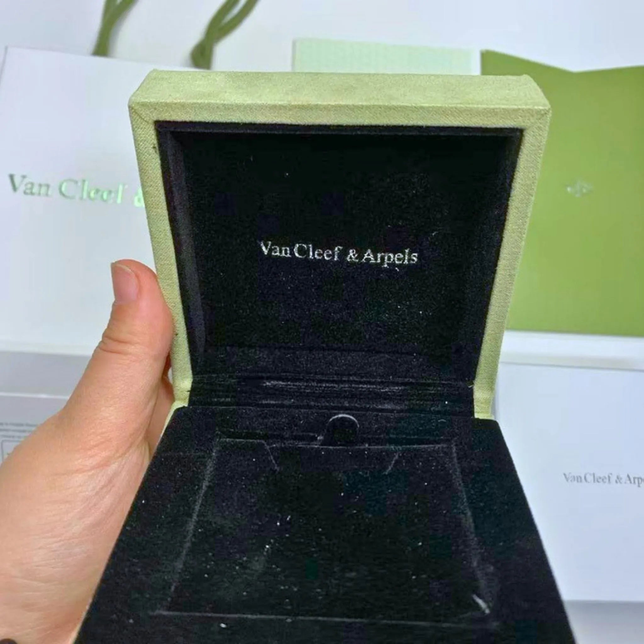 Van Cleef & Arpels Green Suede Pendant Necklace Jewellery Box & Presentation Case
