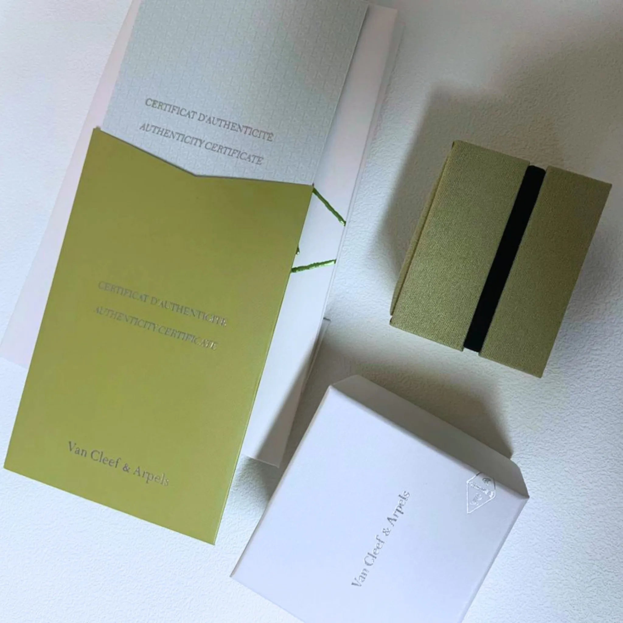 Van Cleef & Arpels Green Suede Ring Jewellery Box & Presentation Case