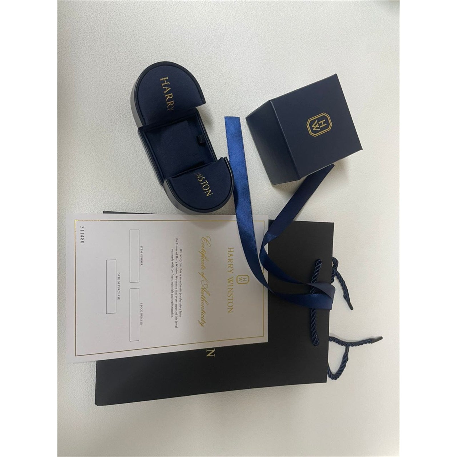 Harry Winston Necklace / Pendant Jewelry Case with Bag , Ribbon & Certificate - photo 3