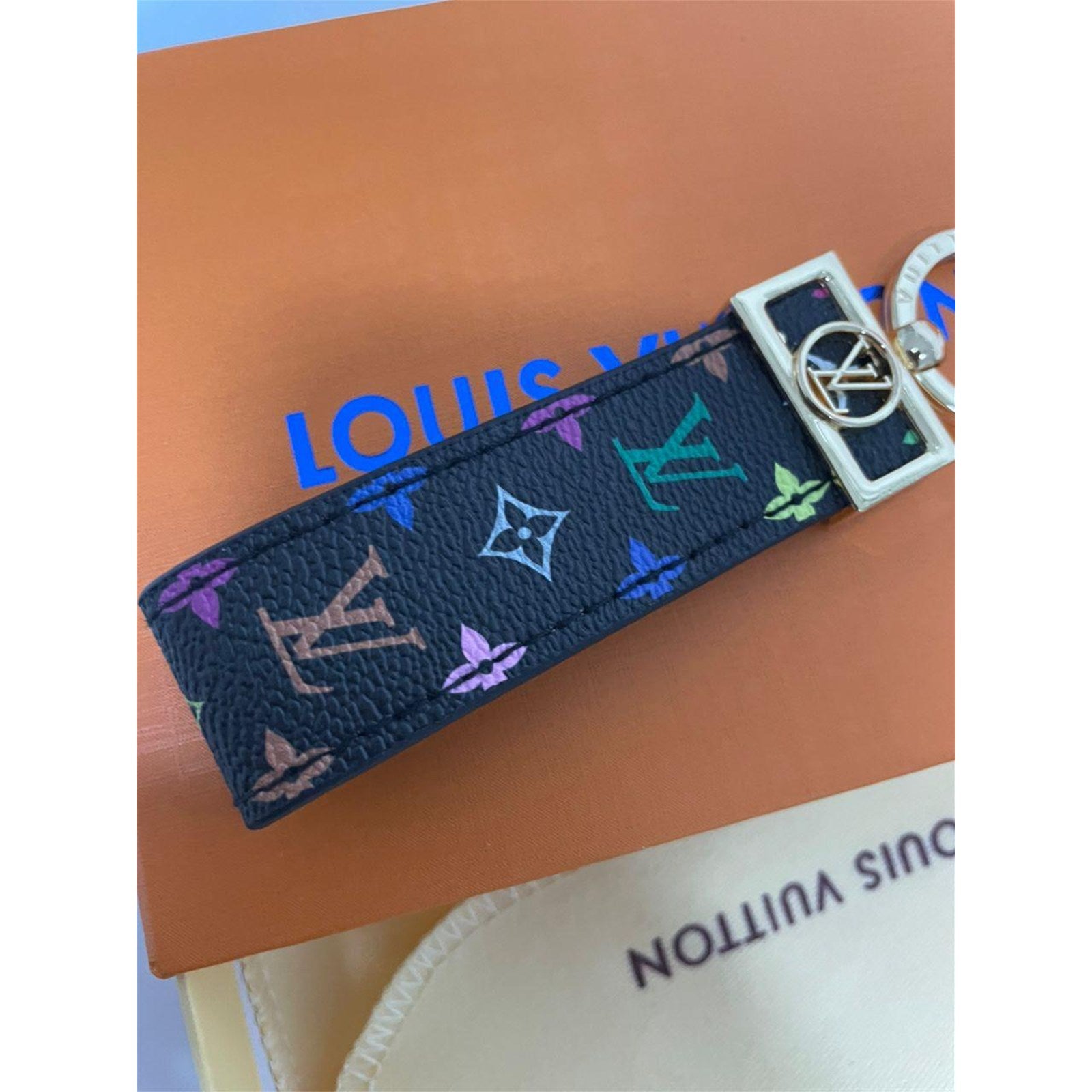 Louis Vuitton Dragonne Key Holder Key Chain LV Monogram With Box & Dust Bag - photo 7
