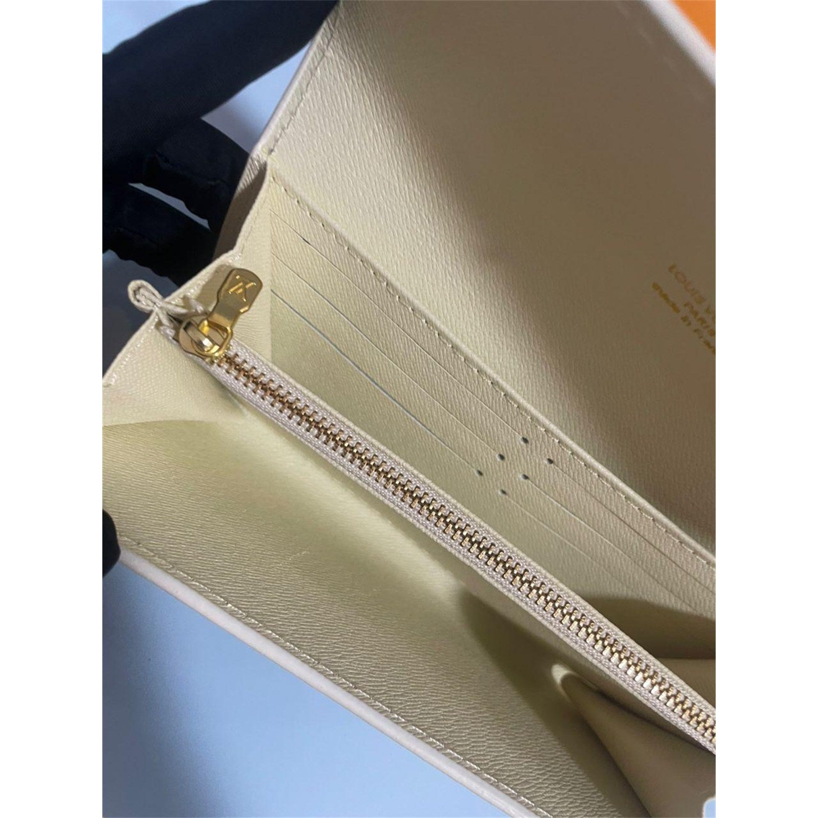 Louis Vuitton LV Long Wallet Portefeuille Sarah White Damier Azur - photo 5