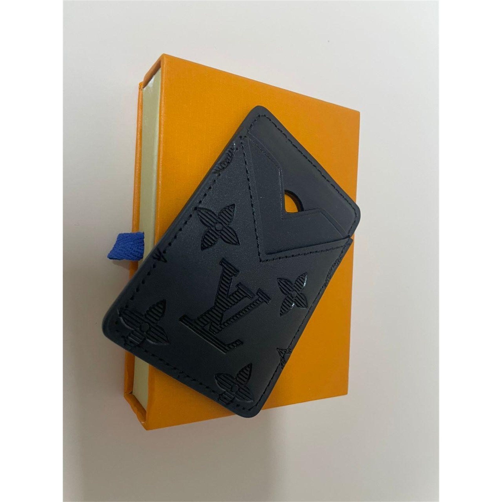 Louis Vuitton Magnetic Card Holder Black - photo 3