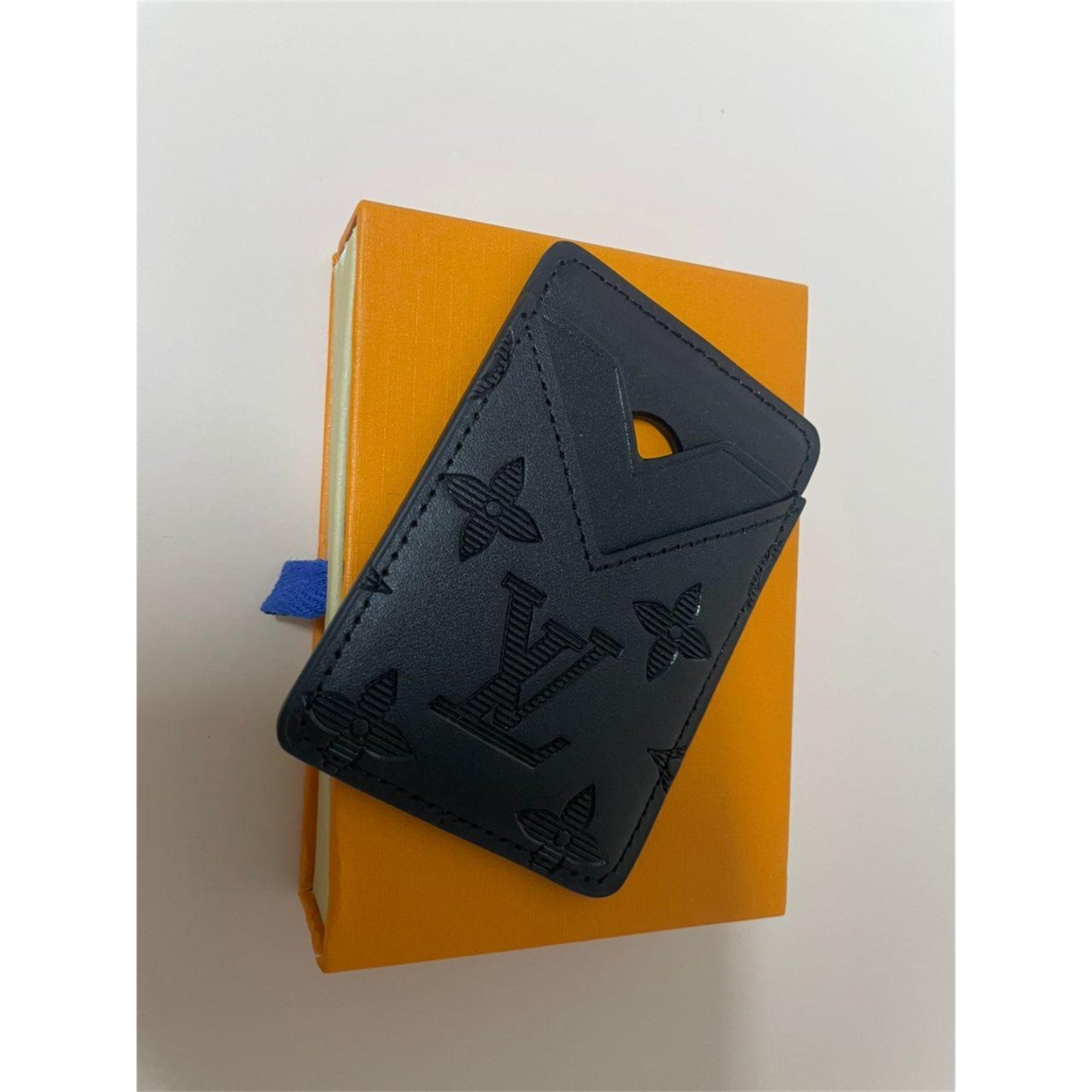 Louis Vuitton Magnetic Card Holder Black - photo 4
