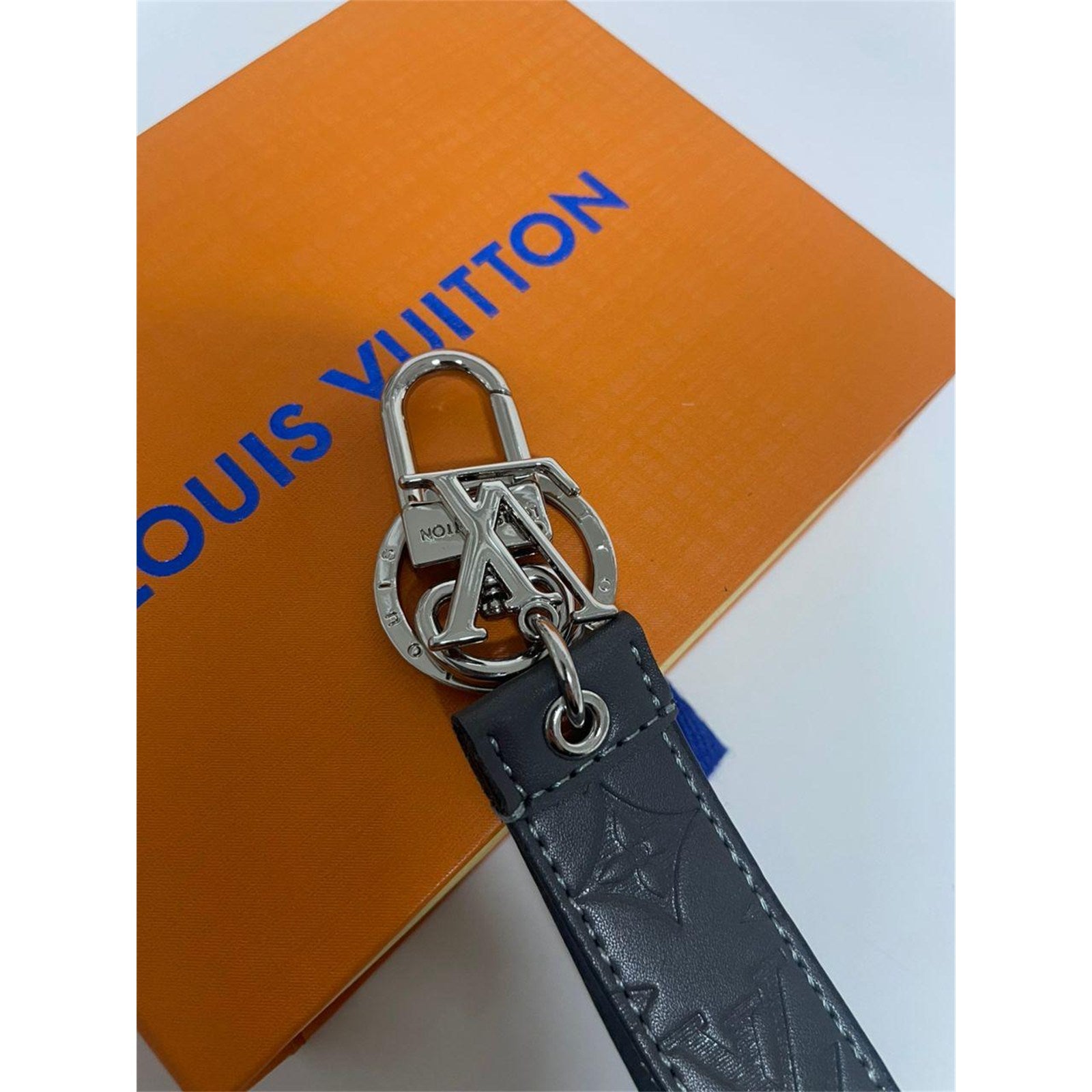 Louis Vuitton Black Silver Monogram Dragonne Key Holder Leather Keychain - photo 1