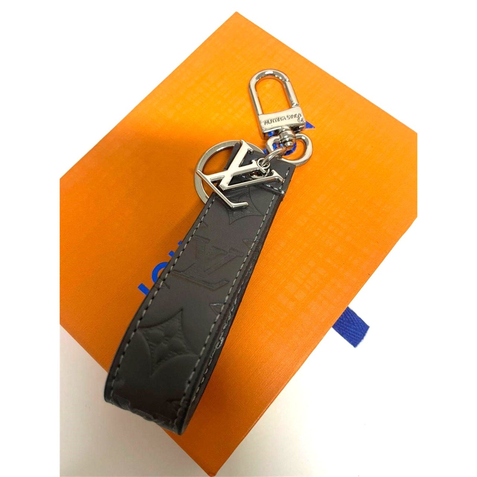 Louis Vuitton Black Silver Monogram Dragonne Key Holder Leather Keychain - photo 4