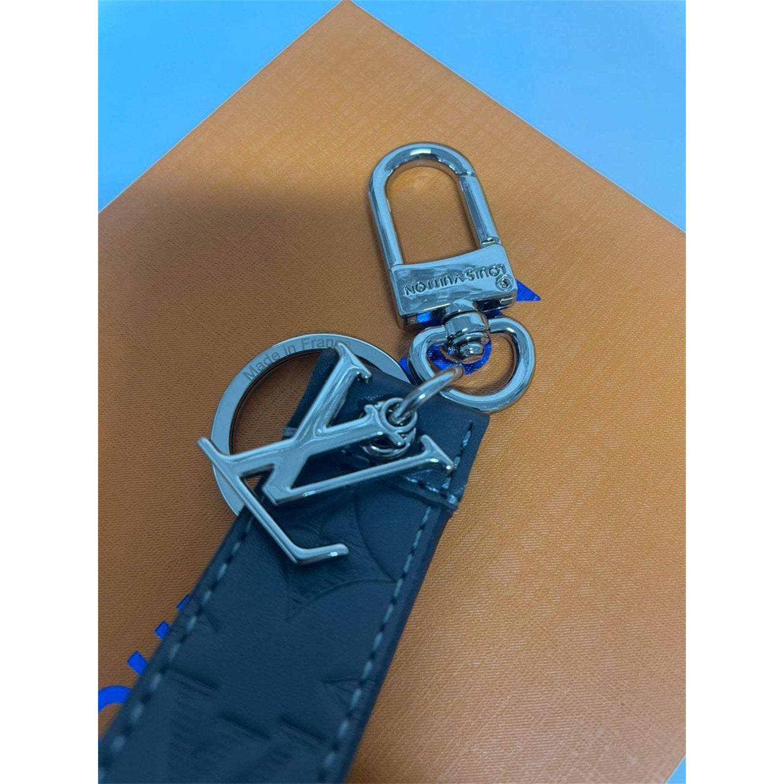 Louis Vuitton Black Silver Monogram Dragonne Key Holder Leather Keychain - photo 7