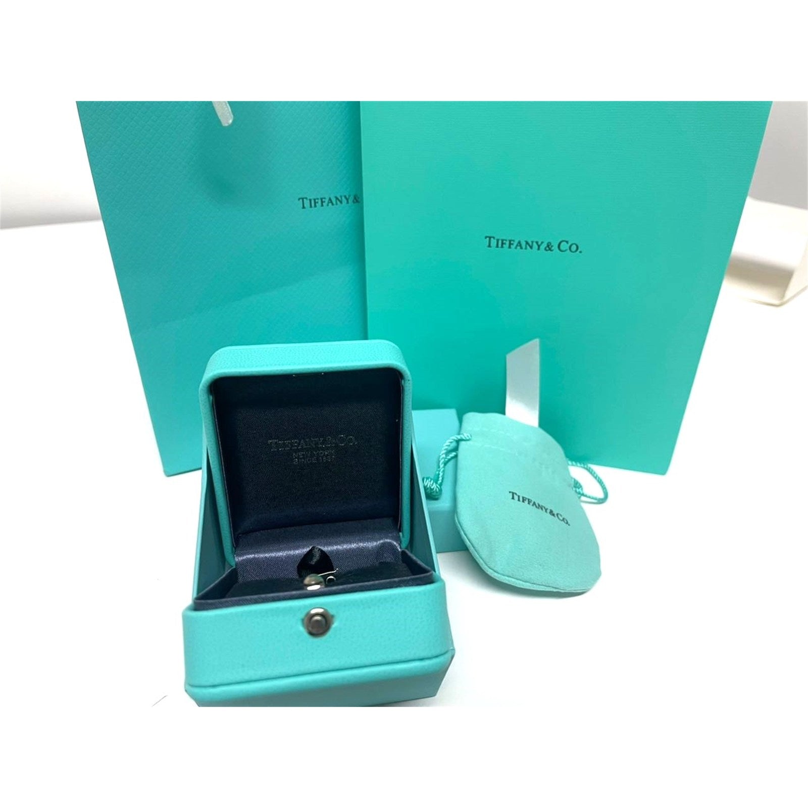 Tiffany & Co. Blue Leather Presentation Necklace Gift Box, Case, and Bag - photo 4