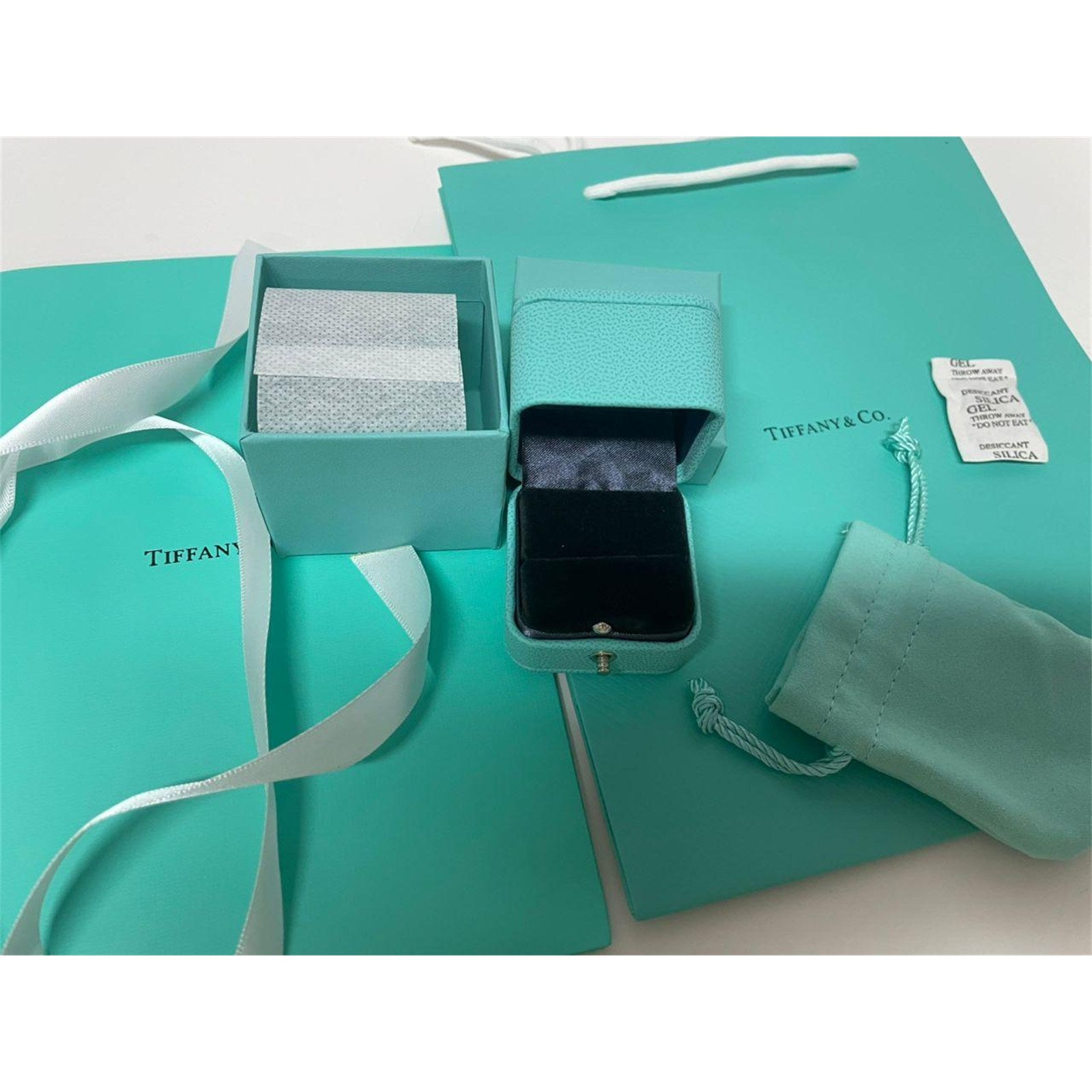 Tiffany & Co Engagement Ring Box + Outer Box + Pouch + Certificate + Folder +Bag - photo 2