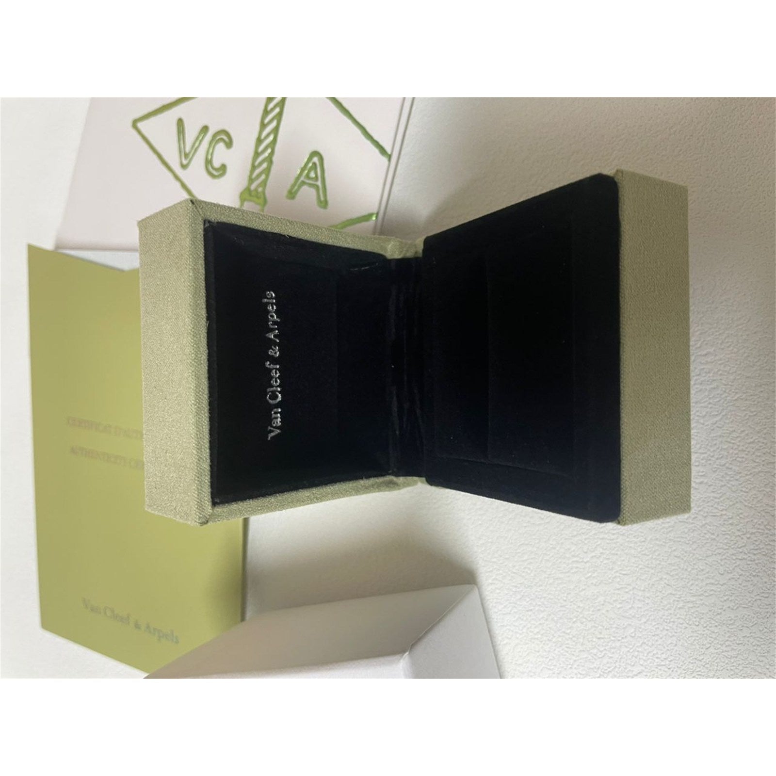 Van Cleef & Arpels genuine Ring case green suede VCA Jewelry Gift box set - photo 4