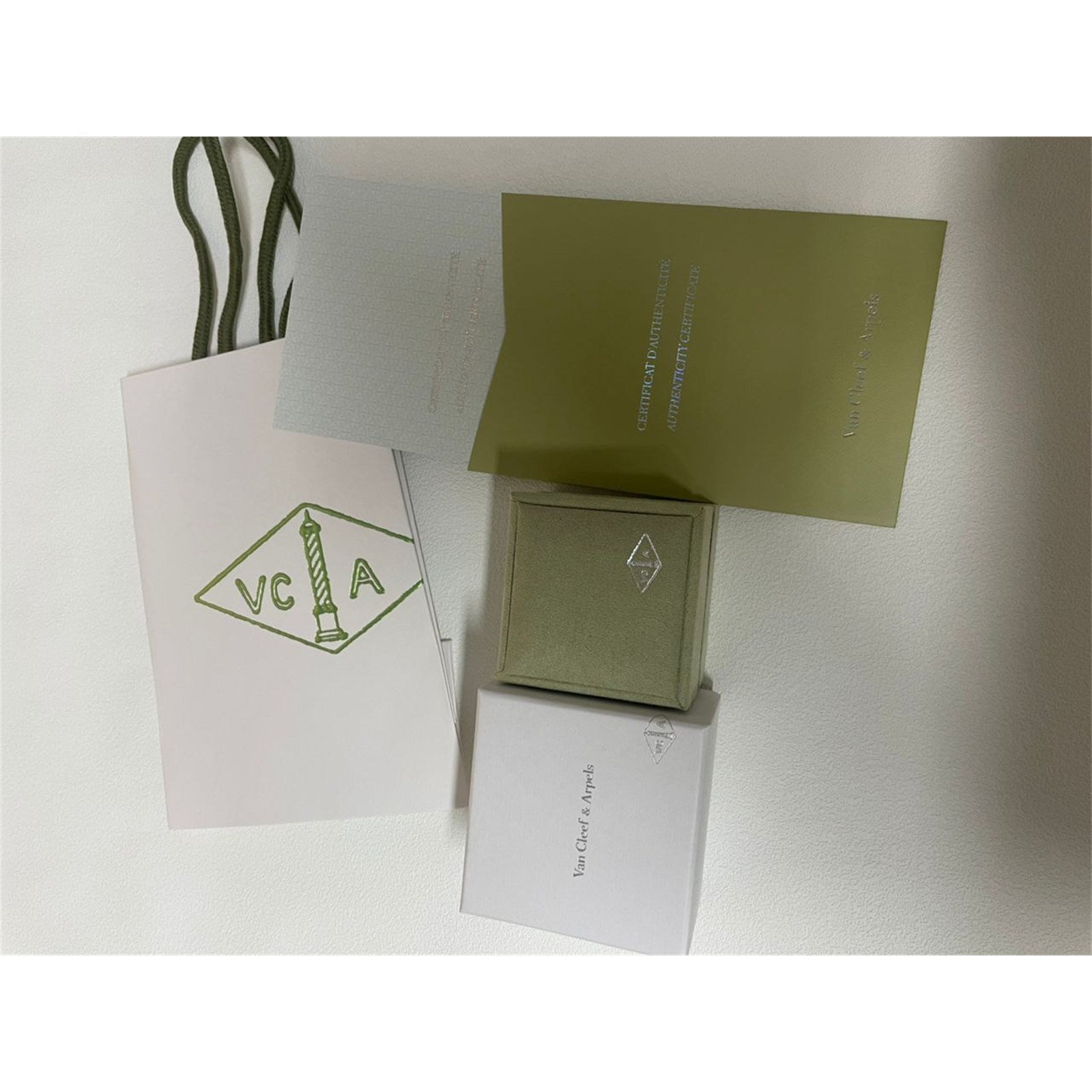 Van Cleef & Arpels genuine Ring case green suede VCA Jewelry Gift box set - photo 8