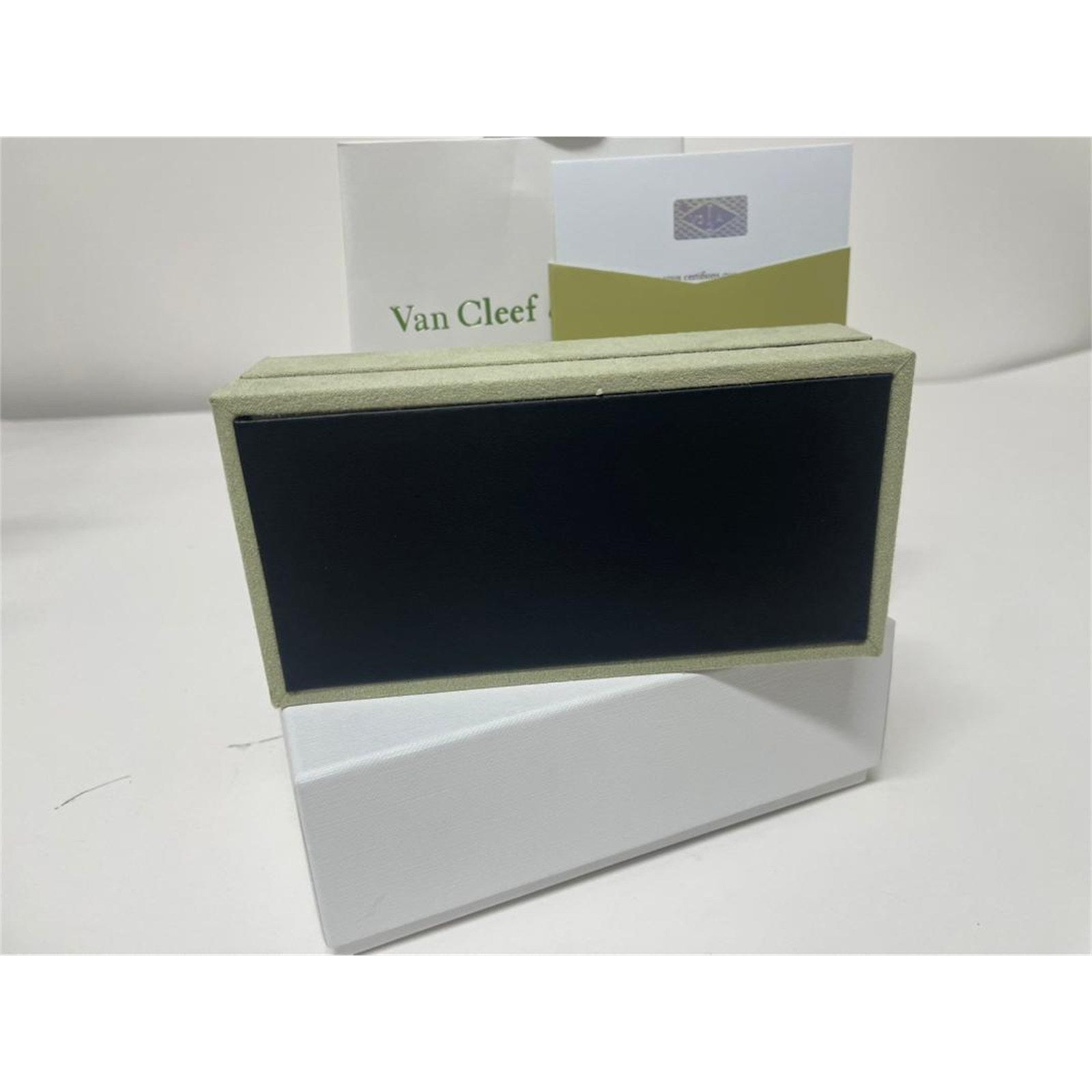 Van Cleef & Arpels Bracelet Jewelry Box Set - photo 1