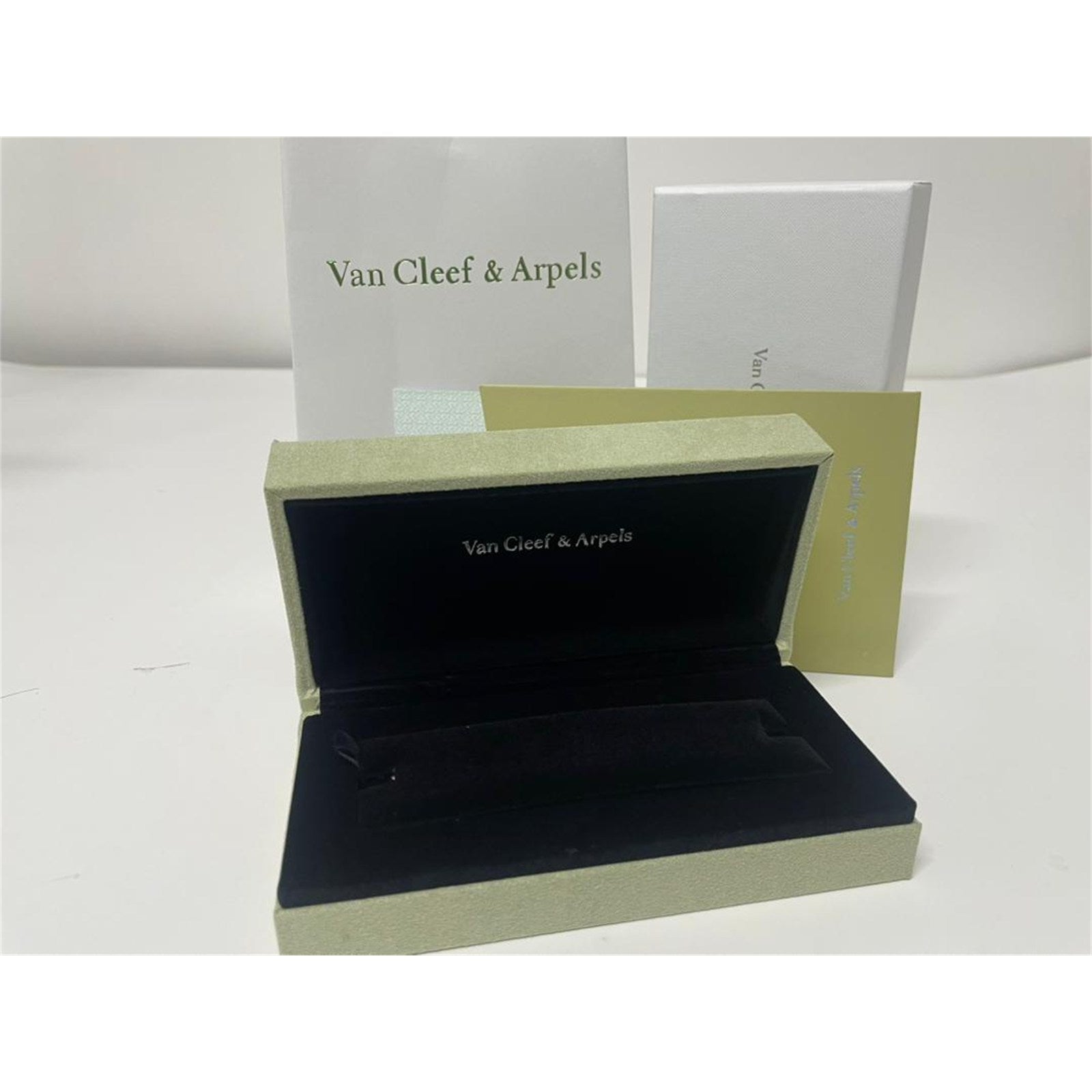 Van Cleef & Arpels Bracelet Jewelry Box Set - photo 2